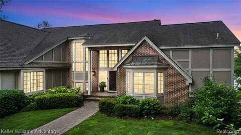 2677 Ripple Court, White Lake, MI 48383