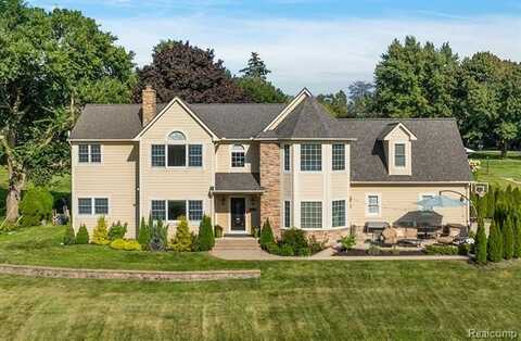 1370 Fieldway Drive, Bloomfield Hills, MI 48302