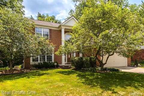 234 Grosvenor Drive, Rochester Hills, MI 48307