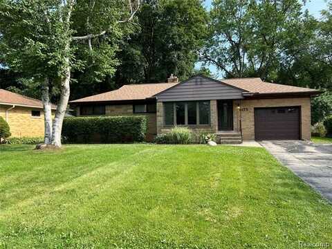 4175 Woodstock Road, Waterford, MI 48328