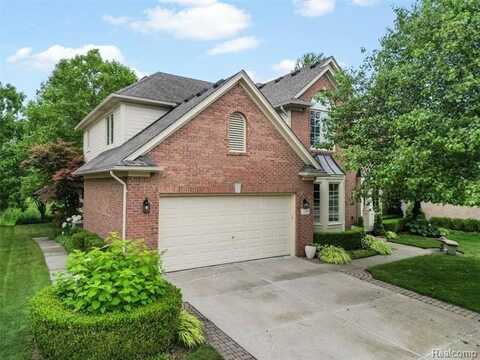 1688 Chase Drive, Rochester, MI 48307