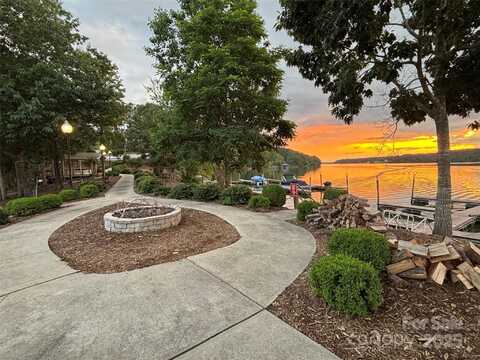 2045 W Paradise Harbor Drive unit: 35, Connelly Springs, NC 28612
