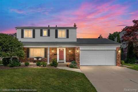 21600 Eastbrook Court, Grosse Pointe Woods, MI 48236