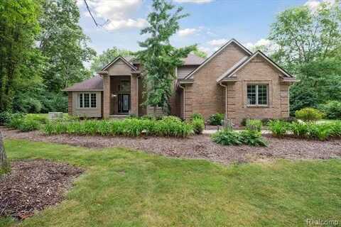 5993 Rosewood Parkway, White Lake, MI 48383