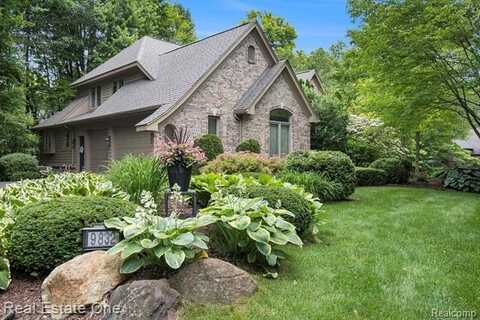 9832 Kingston Ridge, Clarkston, MI 48348