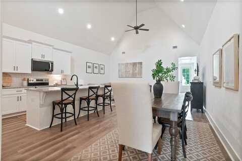 44 SUMMER STREET, OPELIKA, AL 36801