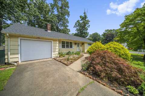 1 Oakridge Drive, Enfield, CT 06082