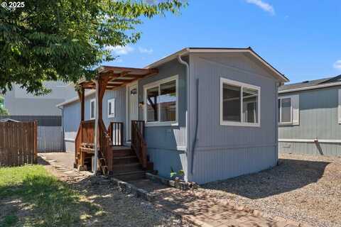 9700 SW TUALATIN RD, Tualatin, OR 97062