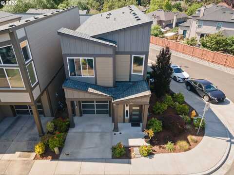 686 NW PEBBLESTONE LN, Beaverton, OR 97006