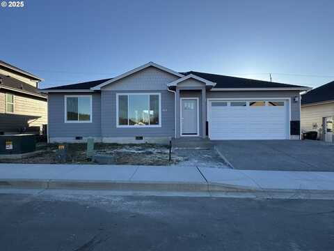 149 COLES VALLEY ST, Sutherlin, OR 97479