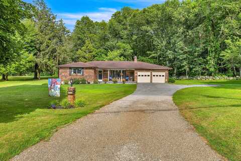 449 Mohegan Avenue Parkway, Waterford, CT 06375