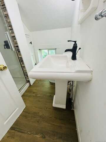 10 Tiffany Street, Brooklyn, CT 06234