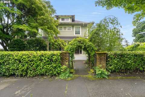 3906 S KELLY AVE, Portland, OR 97239