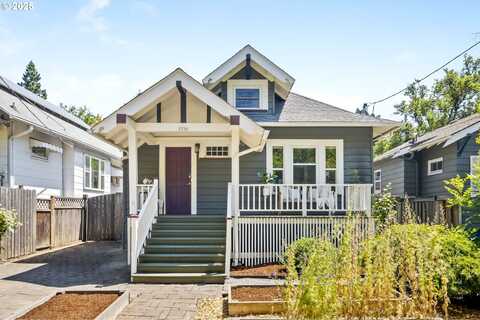 2336 SE 30TH AVE, Portland, OR 97214