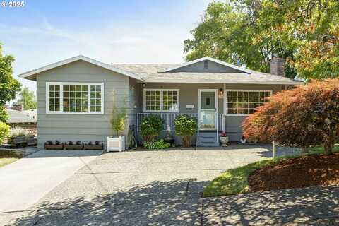 7520 SE Madison ST, Portland, OR 97215