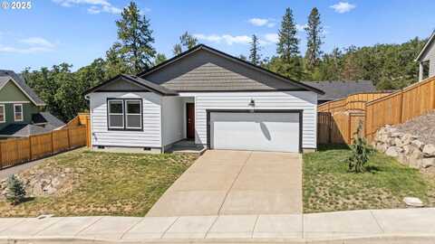 421 E 4TH ST, Lowell, OR 97452