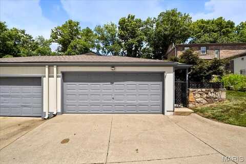 775 Knickerbacker Drive, Manchester, MO 63021