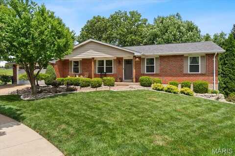 6441 Farmcrest Court, Unincorporated, MO 63129