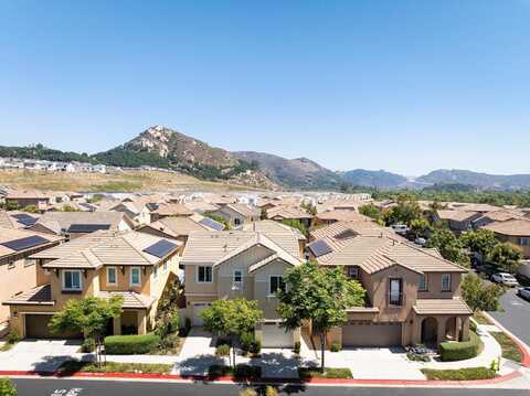 211 Spotted Saddle Way, Fallbrook, CA 92028