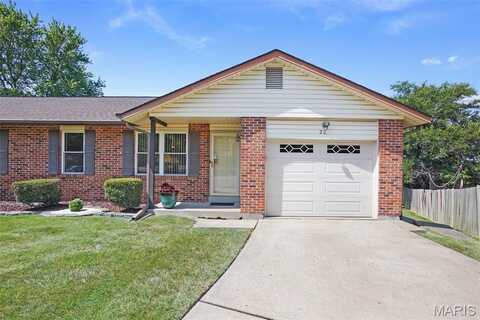 32 Stagecoach Court, Saint Peters, MO 63376