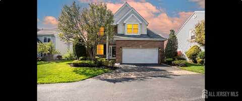 5 Fairmount Court, Monroe, NJ 08831