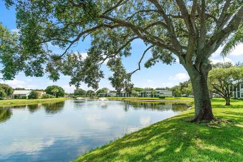 6944 Briarlake Circle, Palm Beach Gardens, FL 33418