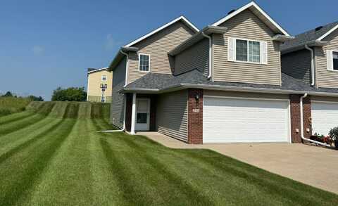 244 4th Avenue W, Grinnell, IA 50112