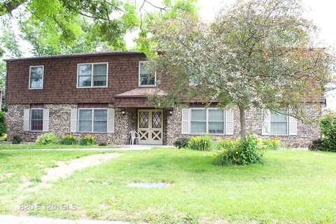 824 & 820 E 12th Street S, Newton, IA 50208