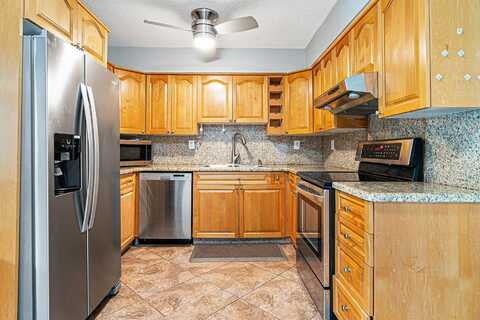 2722 Peer Lane, Delray Beach, FL 33445