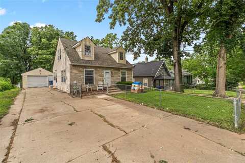 1416 Clinton Avenue, Des Moines, IA 50313