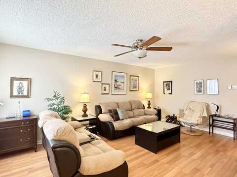 2840 Cynthia Lane, Lake Worth, FL 33461