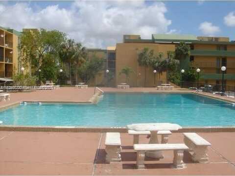 100 Fontainebleau Blvd, Miami, FL 33172