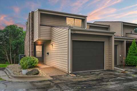 790 Stone Ridge, Dubuque, IA 52001