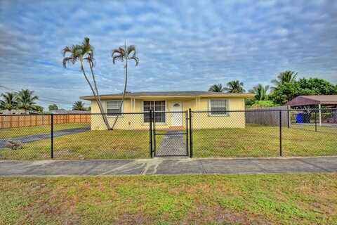 3531 SW 36th St, West Park, FL 33023