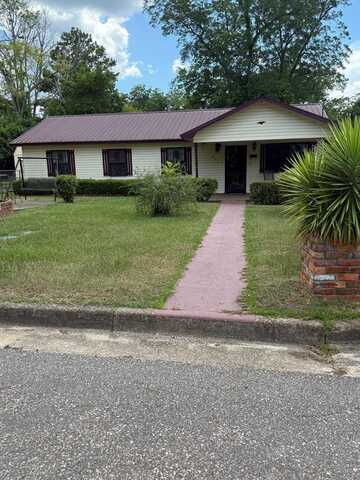 204 Hollins Lane, Eufaula, AL 36027