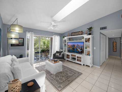 13771 Oneida Drive, Delray Beach, FL 33446