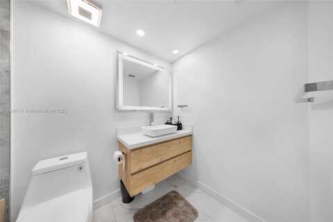 7601 E Treasure Dr, North Bay Village, FL 33141