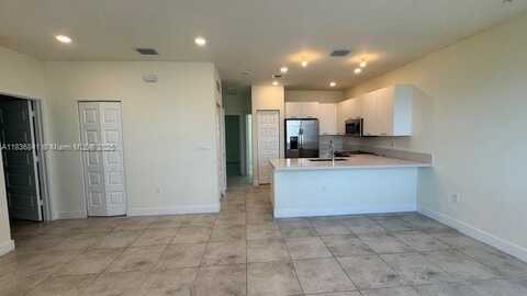 10295 NW 64th Ter, Doral, FL 33178
