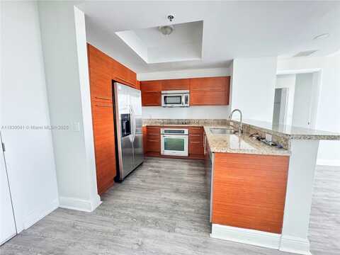 2641 N Flamingo Rd, Sunrise, FL 33323