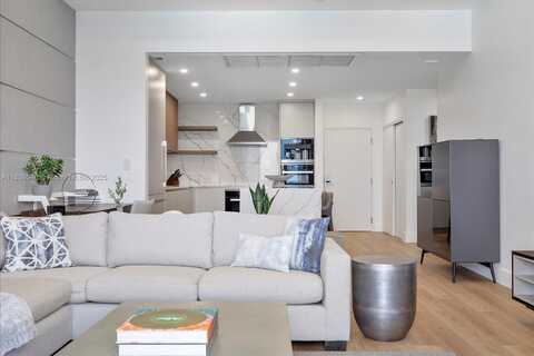 2301 Collins Ave, Miami Beach, FL 33139