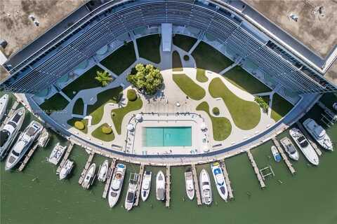 900 Bay Dr, Miami Beach, FL 33141