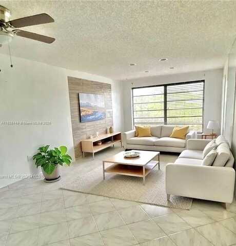 7480 NW 17th St, Plantation, FL 33313