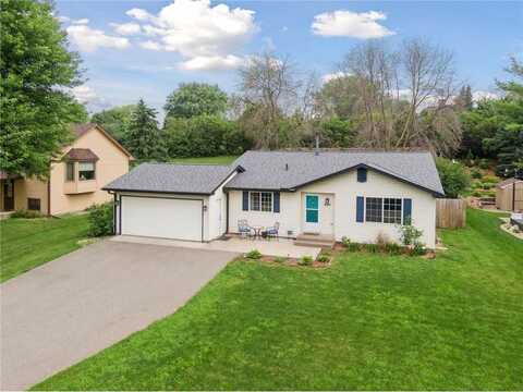 620 Saxony Circle, Chaska, MN 55318