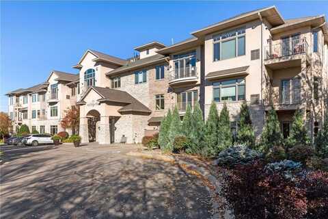 555 Oak Ridge Place, Hopkins, MN 55305