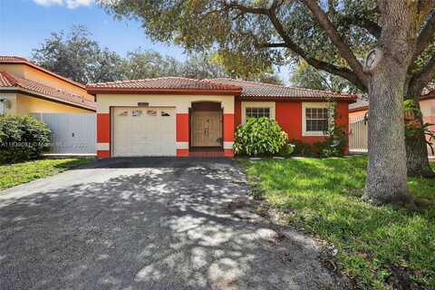 19611 NW 82nd Ct, Hialeah, FL 33015