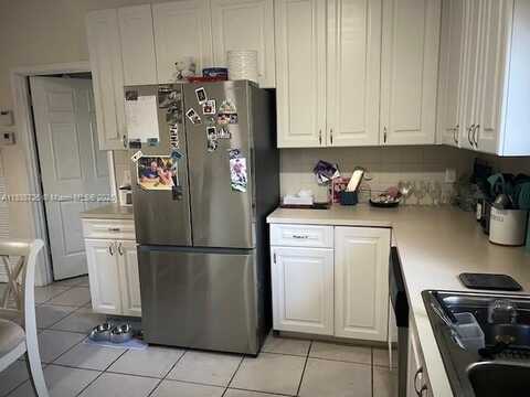 4812 WASHINGTON ST, Hollywood, FL 33021