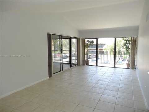 5855 Washington St, Hollywood, FL 33023