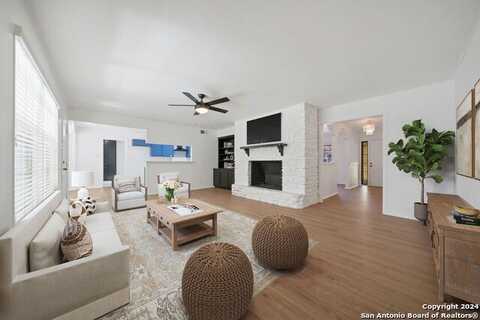 702 Fawndale, Windcrest, TX 78239