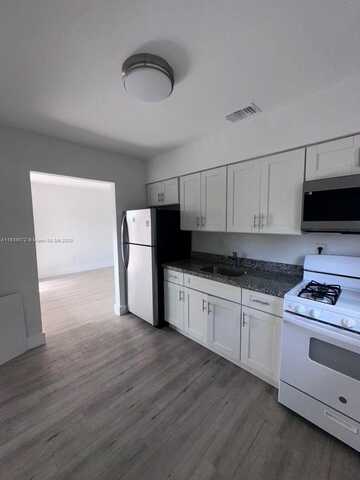 69 NW 35th St, Miami, FL 33127