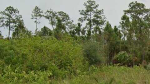 910 Washington Ave, Lehigh Acres, FL 33972